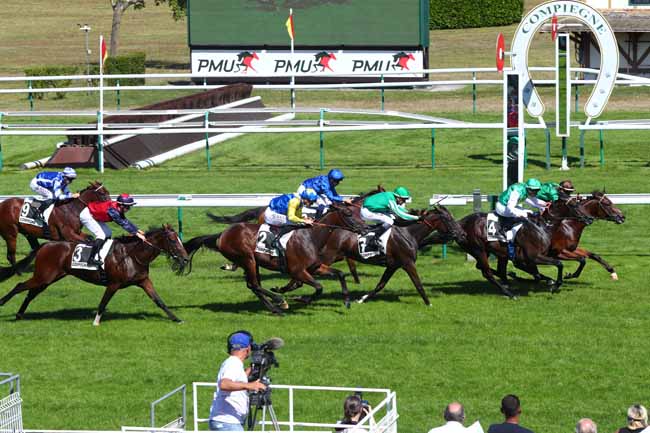 Photo d'arrivée de la course pmu PRIX DE COURTIEUX à COMPIEGNE le Mercredi 28 août 2024