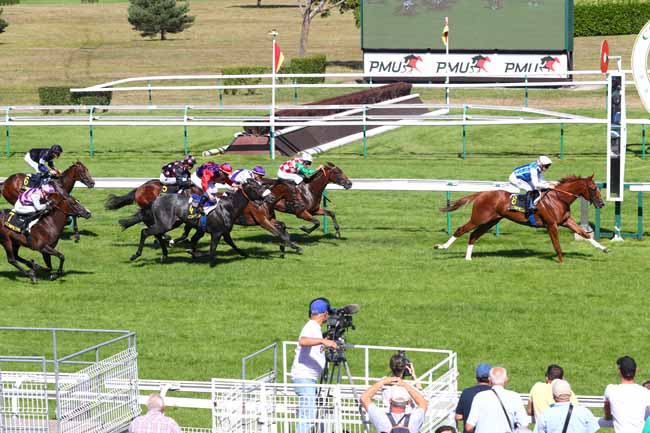 Photo d'arrivée de la course pmu PRIX DE L'AVESNOIS à COMPIEGNE le Mercredi 28 août 2024
