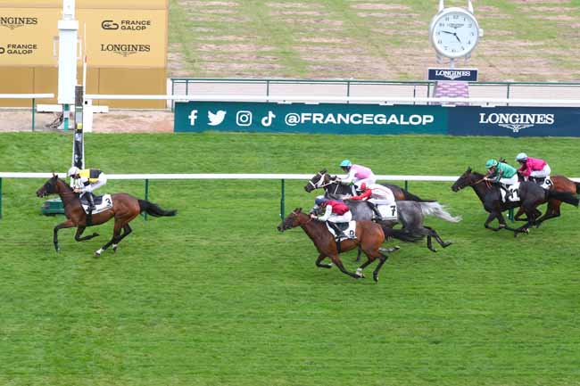 Photo d'arrivée de la course pmu PRIX DE SAINT-MANDE à LONGCHAMP le Jeudi 29 août 2024
