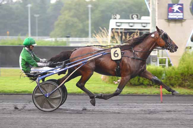 Photo d'arrivée de la course pmu PRIX LAMPETIA à PARIS-VINCENNES le Vendredi 30 août 2024