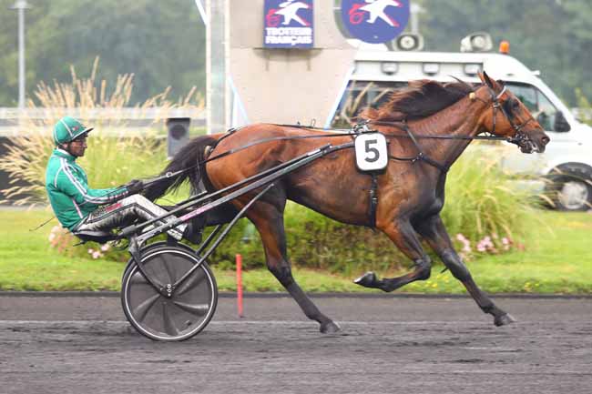 Photo d'arrivée de la course pmu PRIX ATHAMANTIS à PARIS-VINCENNES le Vendredi 30 août 2024