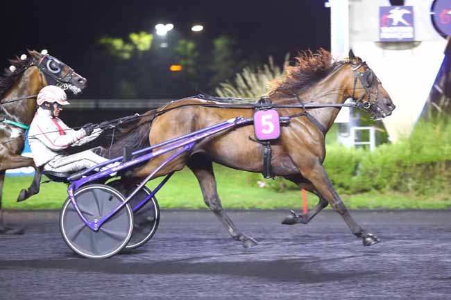 Photo d'arrivée de la course pmu PRIX DANAE à PARIS-VINCENNES le Vendredi 30 août 2024