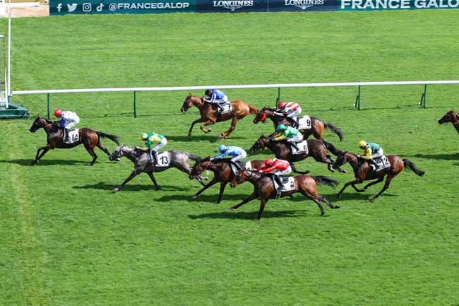 Photo d'arrivée de la course pmu PRIX DE LA REINE MARGUERITE à LONGCHAMP le Dimanche 1 septembre 2024