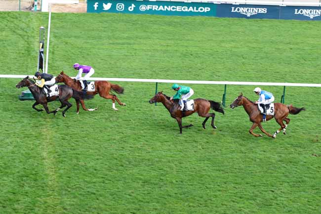 Photo d'arrivée de la course pmu PRIX GERALD DE GEOFFRE (PRIX DE LUTECE) à LONGCHAMP le Dimanche 1 septembre 2024