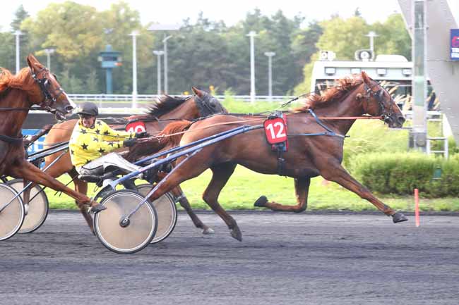 Photo d'arrivée de la course pmu PRIX DE GIVORS à PARIS-VINCENNES le Jeudi 5 septembre 2024