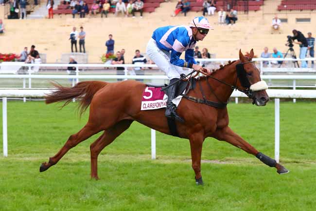 Photo d'arrivée de la course pmu PRIX AIDE ET SOURIRE DEAUVILLE (PRIX COMMANDANT GUY DE PIBRAC) à CLAIREFONTAINE le Vendredi 6 septembre 2024