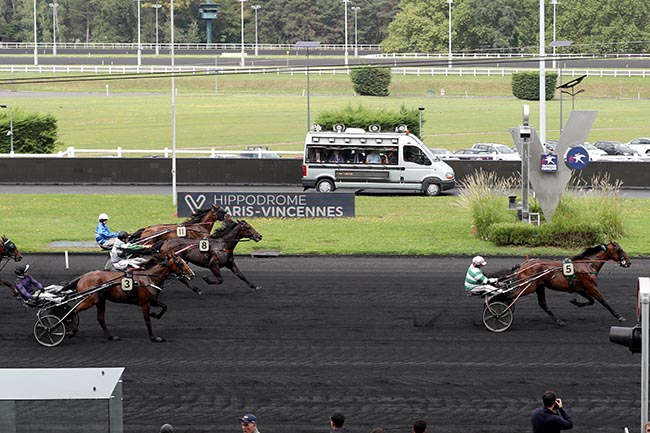 Photo d'arrivée de la course pmu PRIX DE BEZIERS à PARIS-VINCENNES le Samedi 7 septembre 2024
