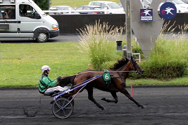 Photo d'arrivée de la course pmu PRIX JOSEPH AVELINE à PARIS-VINCENNES le Samedi 7 septembre 2024