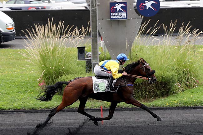 Photo d'arrivée de la course pmu PRIX DE BAGNOLS-SUR-CEZE à PARIS-VINCENNES le Samedi 7 septembre 2024