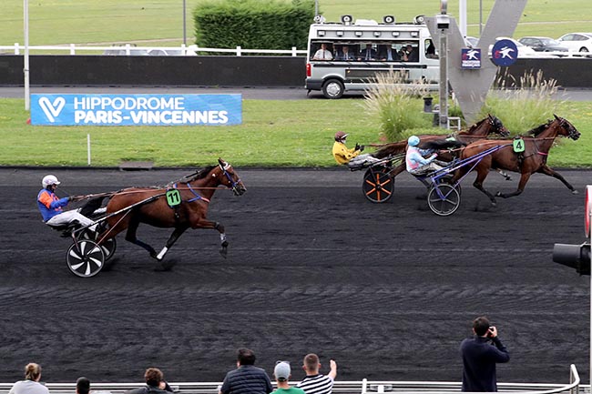 Photo d'arrivée de la course pmu PRIX D'EAUBONNE à PARIS-VINCENNES le Samedi 7 septembre 2024