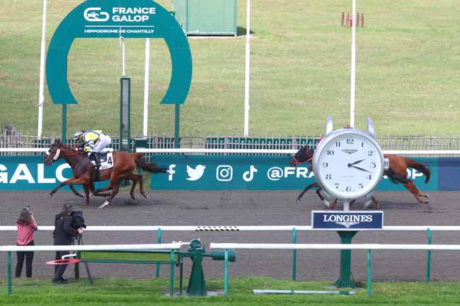 Photo d'arrivée de la course pmu PRIX DU CANAL SAINT-JEAN à CHANTILLY le Samedi 7 septembre 2024