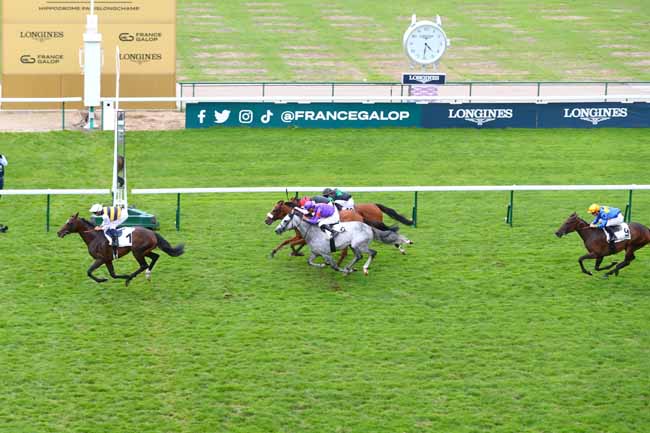 Photo d'arrivée de la course pmu PRIX GLADIATEUR à LONGCHAMP le Dimanche 8 septembre 2024