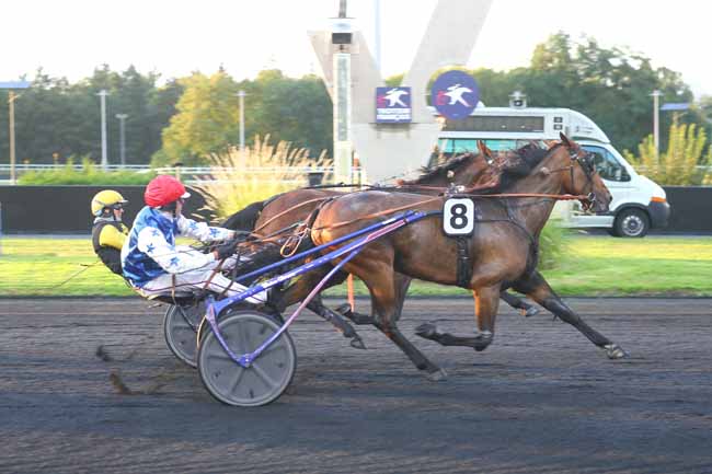 Photo d'arrivée de la course pmu PRIX LUCRETIA à PARIS-VINCENNES le Vendredi 13 septembre 2024