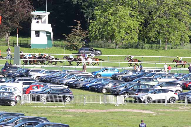 Photo d'arrivée de la course pmu QATAR PRIX DU PETIT COUVERT à LONGCHAMP le Dimanche 15 septembre 2024