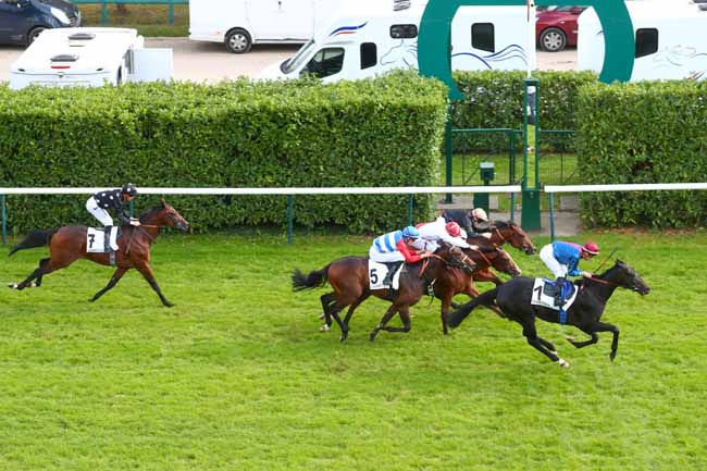 Photo d'arrivée de la course pmu PRIX DE SAINT-FIRMIN à CHANTILLY le Lundi 16 septembre 2024
