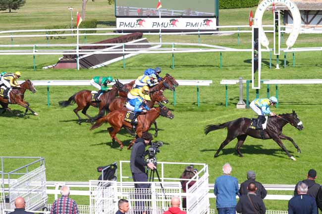Photo d'arrivée de la course pmu PRIX DE PONT SAINT-MAXENCE à COMPIEGNE le Mardi 17 septembre 2024
