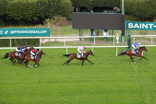 Photo d'arrivée de la course pmu PRIX PRODUCER à SAINT CLOUD le Vendredi 20 septembre 2024