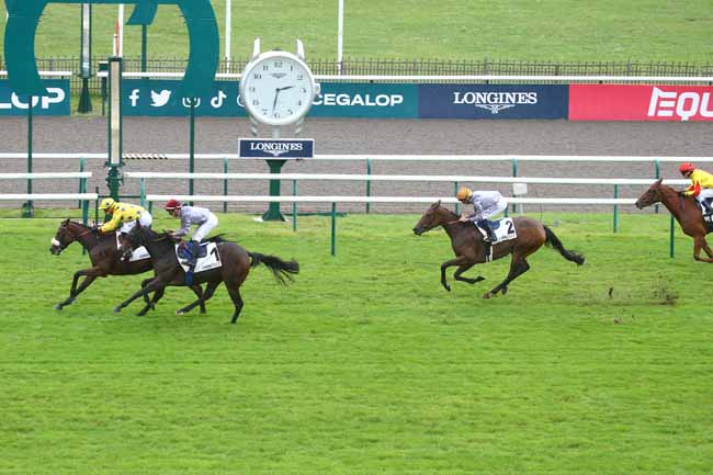 Photo d'arrivée de la course pmu PRIX DE LA MARE AUX OISEAUX à CHANTILLY le Jeudi 26 septembre 2024