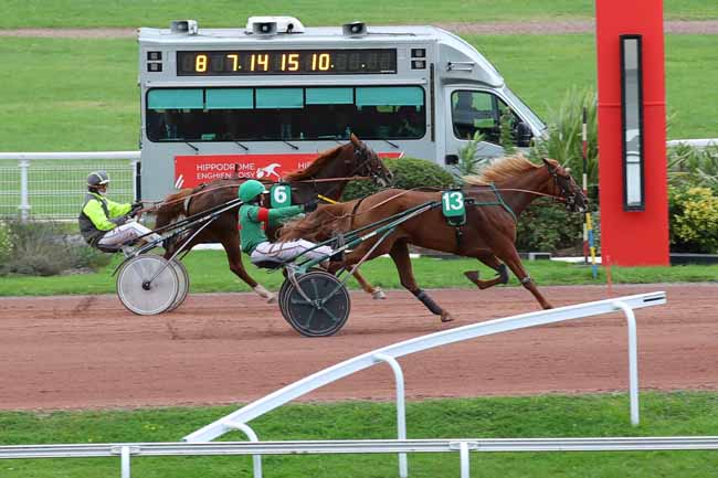 Photo d'arrivée de la course pmu PRIX DE MOISSAC à ENGHIEN le Lundi 30 septembre 2024