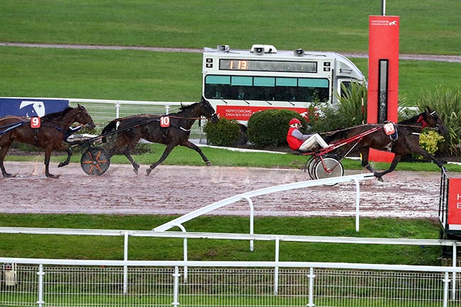 Photo d'arrivée de la course pmu PRIX DE LA PORTE DE SAINT-MANDE à ENGHIEN le Mercredi 9 octobre 2024