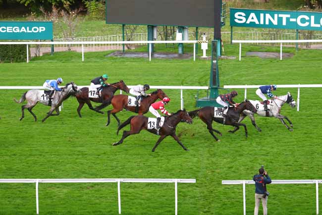 Photo d'arrivée de la course pmu PRIX DU VAL D'OR à SAINT CLOUD le Jeudi 10 octobre 2024