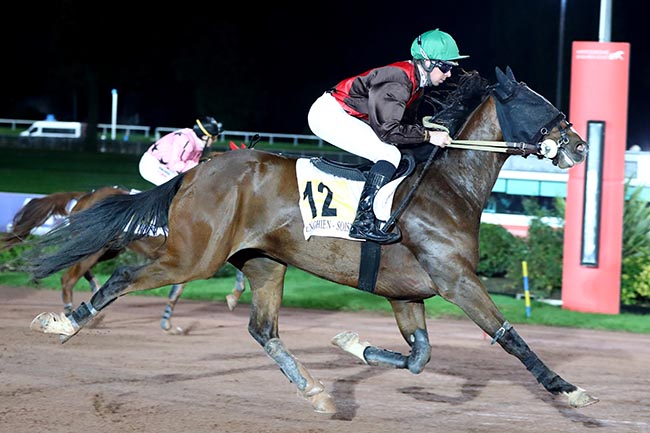 Photo d'arrivée de la course pmu PRIX DE LA PORTE D'IVRY à ENGHIEN le Jeudi 10 octobre 2024