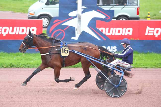 Photo d'arrivée de la course pmu PRIX DE FORMENTIN à CAEN le Samedi 12 octobre 2024