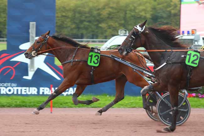 Photo d'arrivée de la course pmu PRIX DE BLAINVILLE-SUR-ORNE à CAEN le Samedi 12 octobre 2024