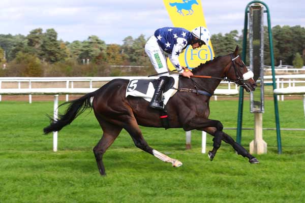 Photo d'arrivée de la course pmu PRIX BARON GEOFFROY DE WALDNER à FONTAINEBLEAU le Lundi 14 octobre 2024