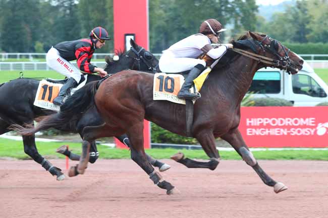 Photo d'arrivée de la course pmu PRIX DU PONT NEUF à ENGHIEN le Lundi 14 octobre 2024