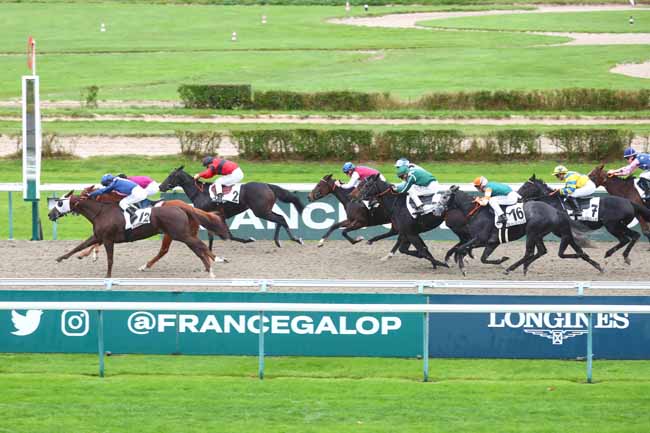 Photo d'arrivée de la course pmu PRIX DE LA FORET DE CERISY à DEAUVILLE le Lundi 21 octobre 2024