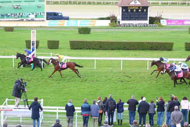 Photo d'arrivée de la course pmu PRIX ENSEMBLE CONTRE LE CANCER (PRIX DE L'ETABLISSEMENT DES VENTES) à CLAIREFONTAINE le Mardi 22 octobre 2024