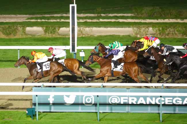 Photo d'arrivée de la course pmu PRIX DE LA FORET DE ROUMARE à DEAUVILLE le Mercredi 23 octobre 2024