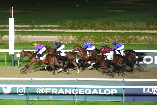 Photo d'arrivée de la course pmu PRIX DE CAYRAS à DEAUVILLE le Mercredi 23 octobre 2024