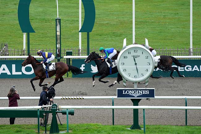 Photo d'arrivée de la course pmu PRIX DE RARAY à CHANTILLY le Lundi 28 octobre 2024