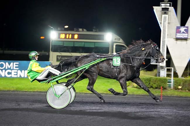 Photo d'arrivée de la course pmu PRIX DE CONCARNEAU à PARIS-VINCENNES le Mardi 29 octobre 2024