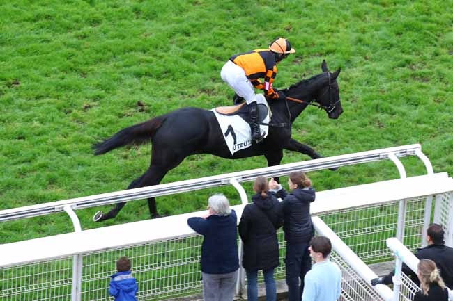 Photo d'arrivée de la course pmu PRIX PIERRE DE LASSUS à AUTEUIL le Mercredi 30 octobre 2024