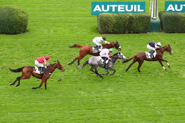Photo d'arrivée de la course pmu PRIX MONCOURT à AUTEUIL le Mercredi 30 octobre 2024