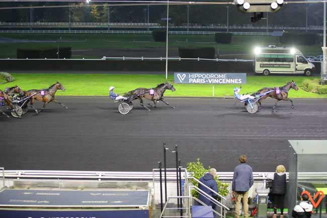 Photo d'arrivée de la course pmu PRIX DES CEVENNES à PARIS-VINCENNES le Jeudi 31 octobre 2024