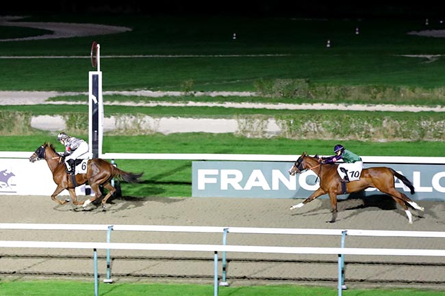 Photo d'arrivée de la course pmu PRIX LITTLE MANJO à DEAUVILLE le Dimanche 3 novembre 2024