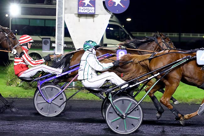 Photo d'arrivée de la course pmu PRIX GYPTIS à PARIS-VINCENNES le Lundi 4 novembre 2024