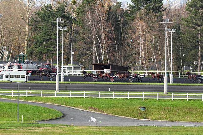 Photo d'arrivée de la course pmu PRIX DE DAMMARIE-LES-LYS à PARIS-VINCENNES le Samedi 7 décembre 2024