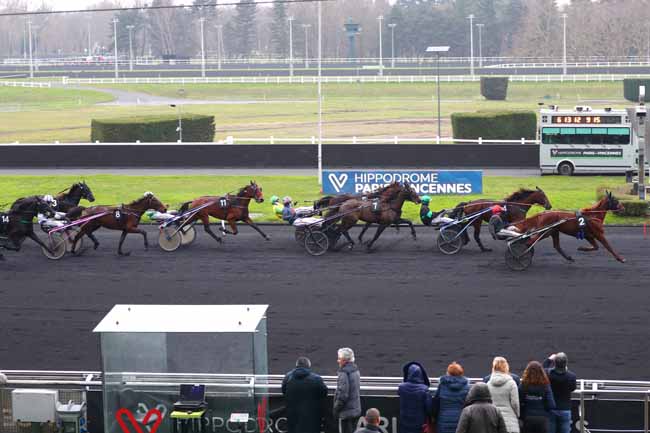Photo d'arrivée de la course pmu PRIX DE LA CHAISE DIEU à PARIS-VINCENNES le Samedi 14 décembre 2024