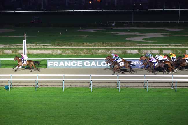 Photo d'arrivée de la course pmu PRIX D'EPREVILLE (PREMIER PELOTON) à DEAUVILLE le Samedi 28 décembre 2024