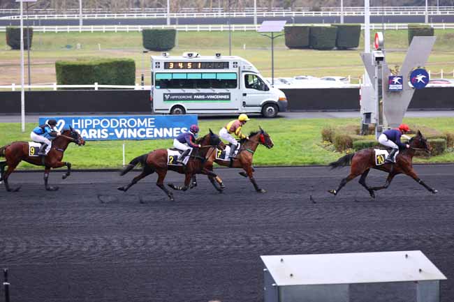 Photo d'arrivée de la course pmu PRIX DE JUVISY à PARIS-VINCENNES le Jeudi 16 janvier 2025