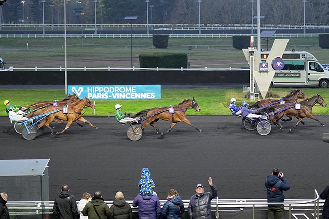 Photo d'arrivée de la course pmu PRIX DE DOUVRES à PARIS-VINCENNES le Samedi 18 janvier 2025