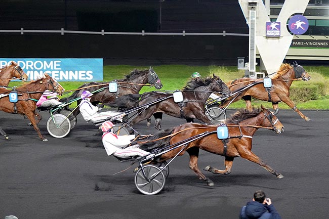 Photo d'arrivée de la course pmu PRIX D'AGEN à PARIS-VINCENNES le Samedi 18 janvier 2025