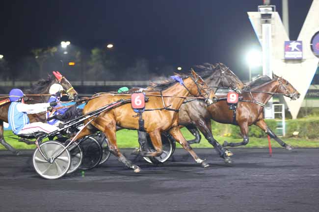 Photo d'arrivée de la course pmu PRIX DE TALENCE à PARIS-VINCENNES le Mardi 21 janvier 2025