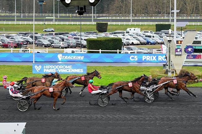 Photo d'arrivée de la course pmu PRIX ROQUEPINE à PARIS-VINCENNES le Samedi 25 janvier 2025