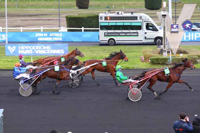 Photo d'arrivée de la course pmu PRIX DE FEUCHEROLLES à PARIS-VINCENNES le Jeudi 30 janvier 2025